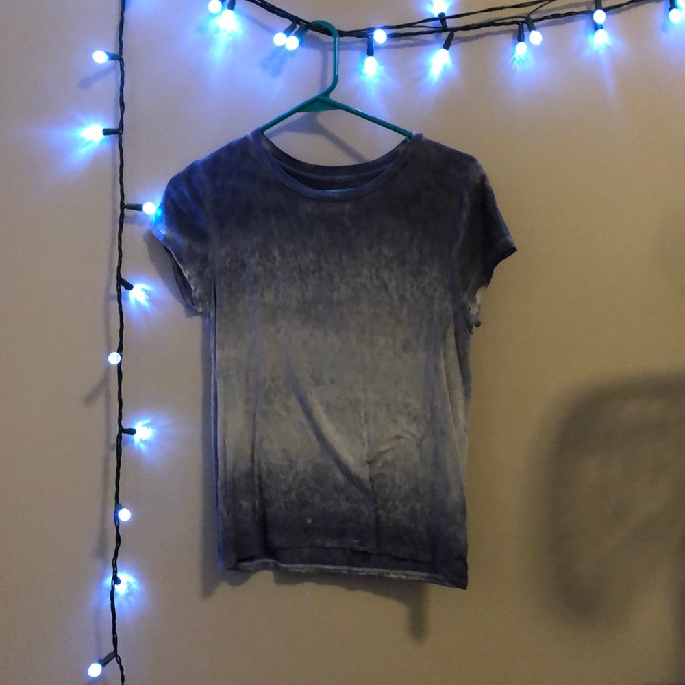American Eagle T shirt
